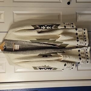 DAVI & DANI Cozy Cream and Black Patterned Cardigan-2